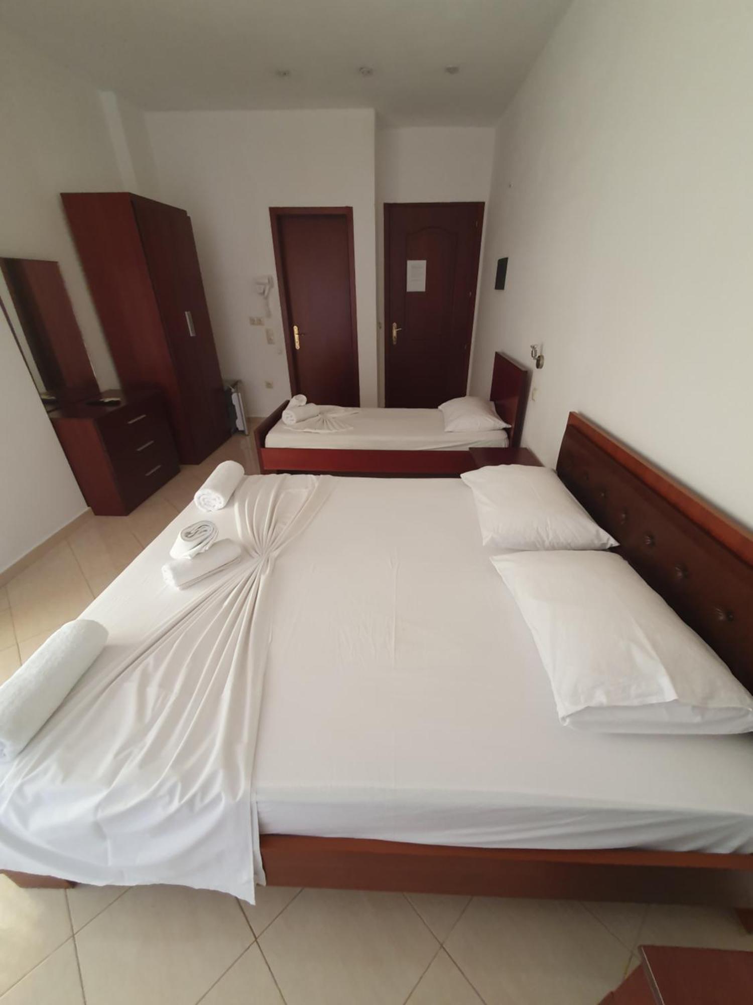 Hotel Afrodite Дхерми Экстерьер фото