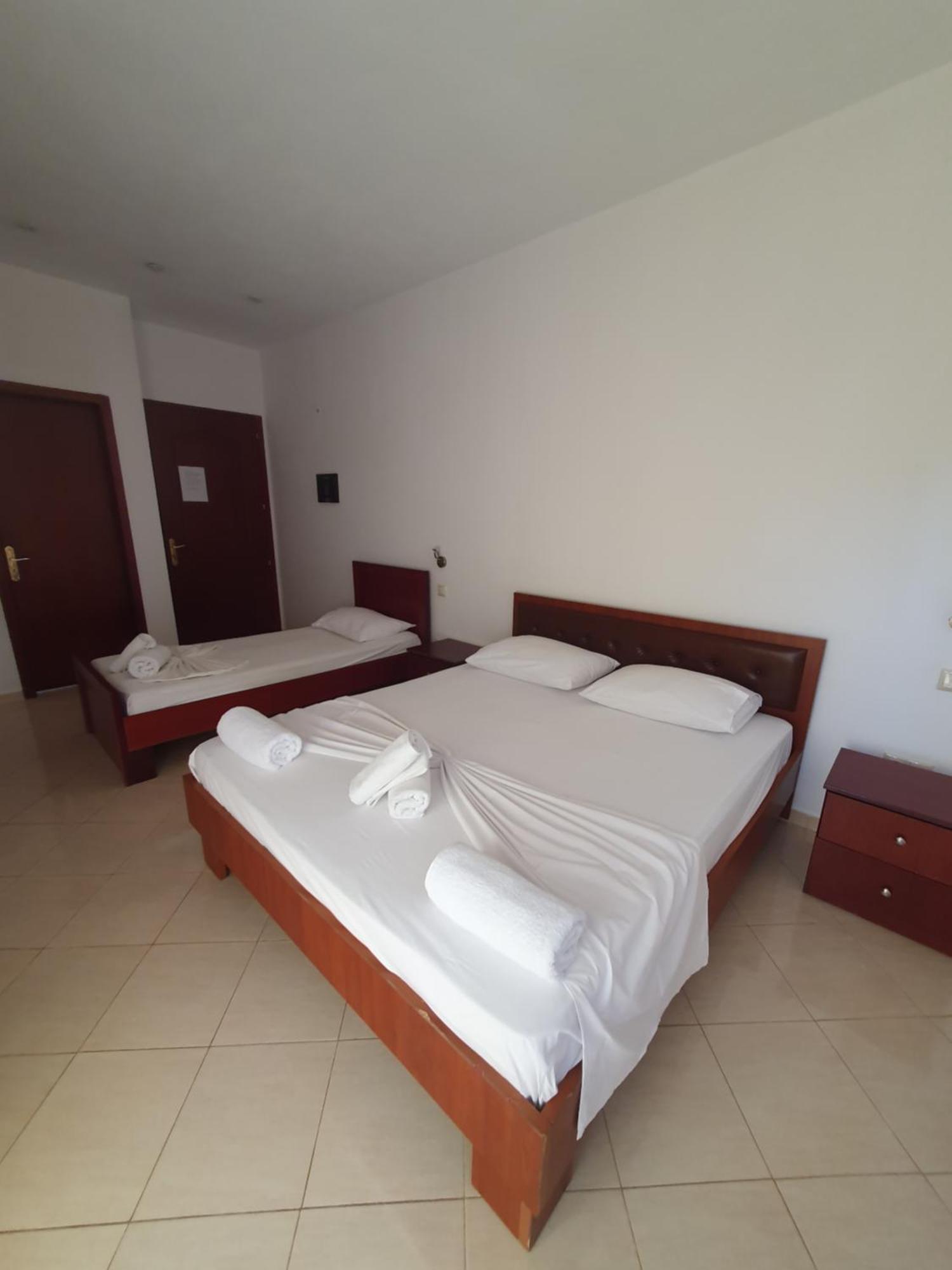 Hotel Afrodite Дхерми Экстерьер фото
