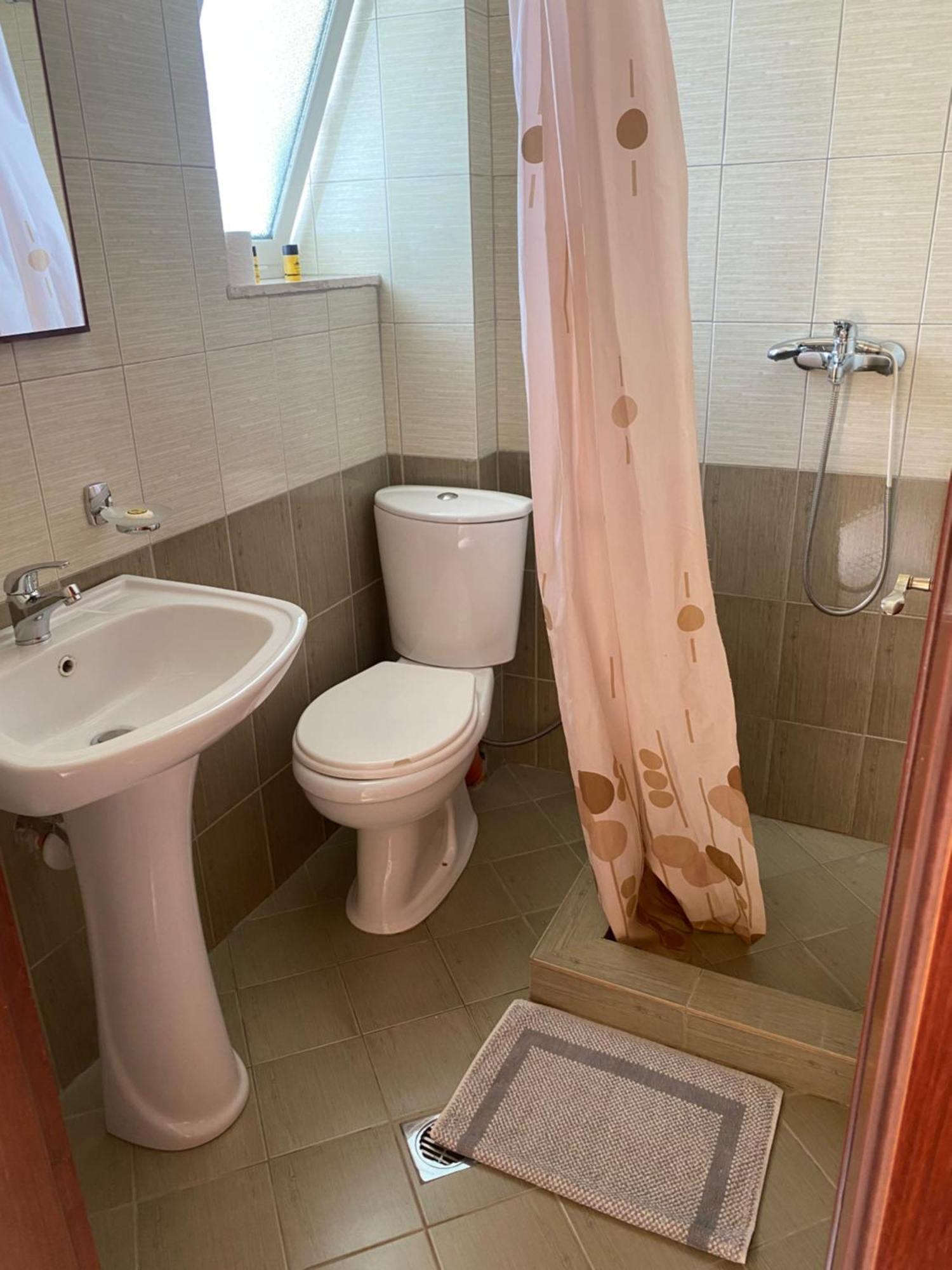 Hotel Afrodite Дхерми Экстерьер фото
