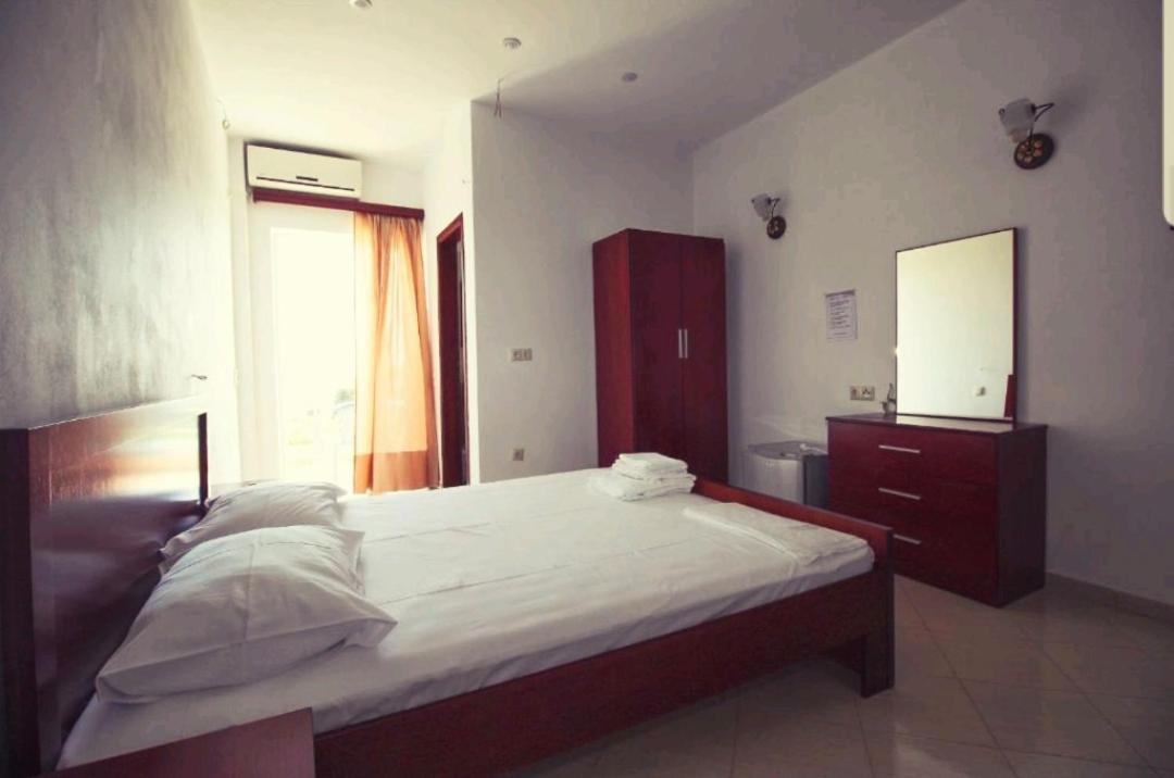Hotel Afrodite Дхерми Экстерьер фото